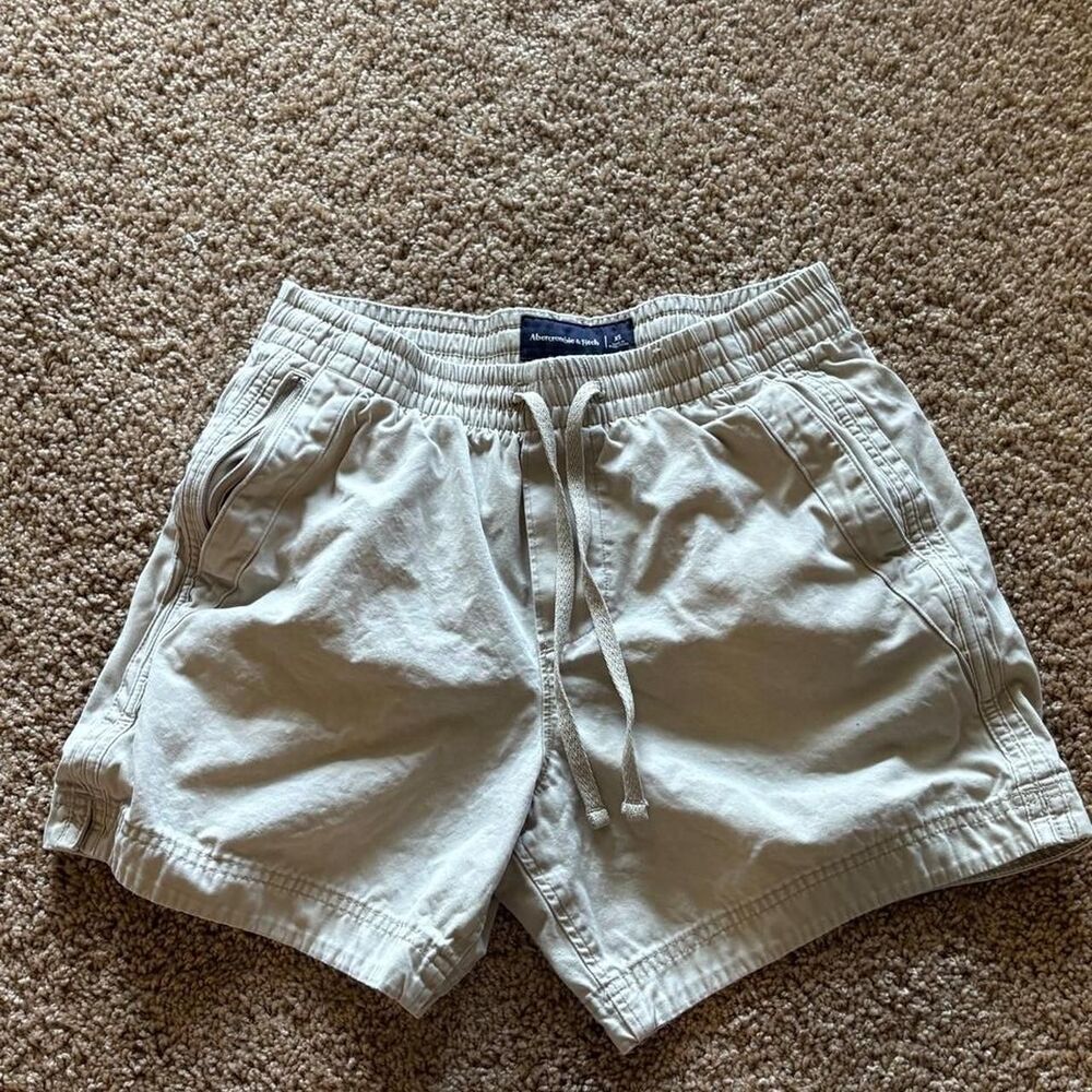Abercrombie-fitch Women's Cream and Tan Shorts